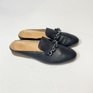 Dansko Leora Black Leather Loafer Mules with Chain design women’s size 40/9.5